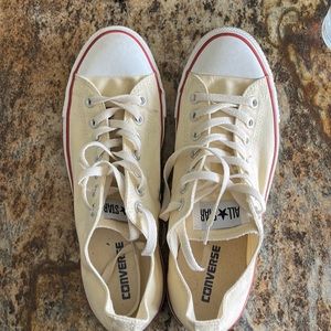 Old School Chucks. Converse All Star Chucks low tops Worn twice.
